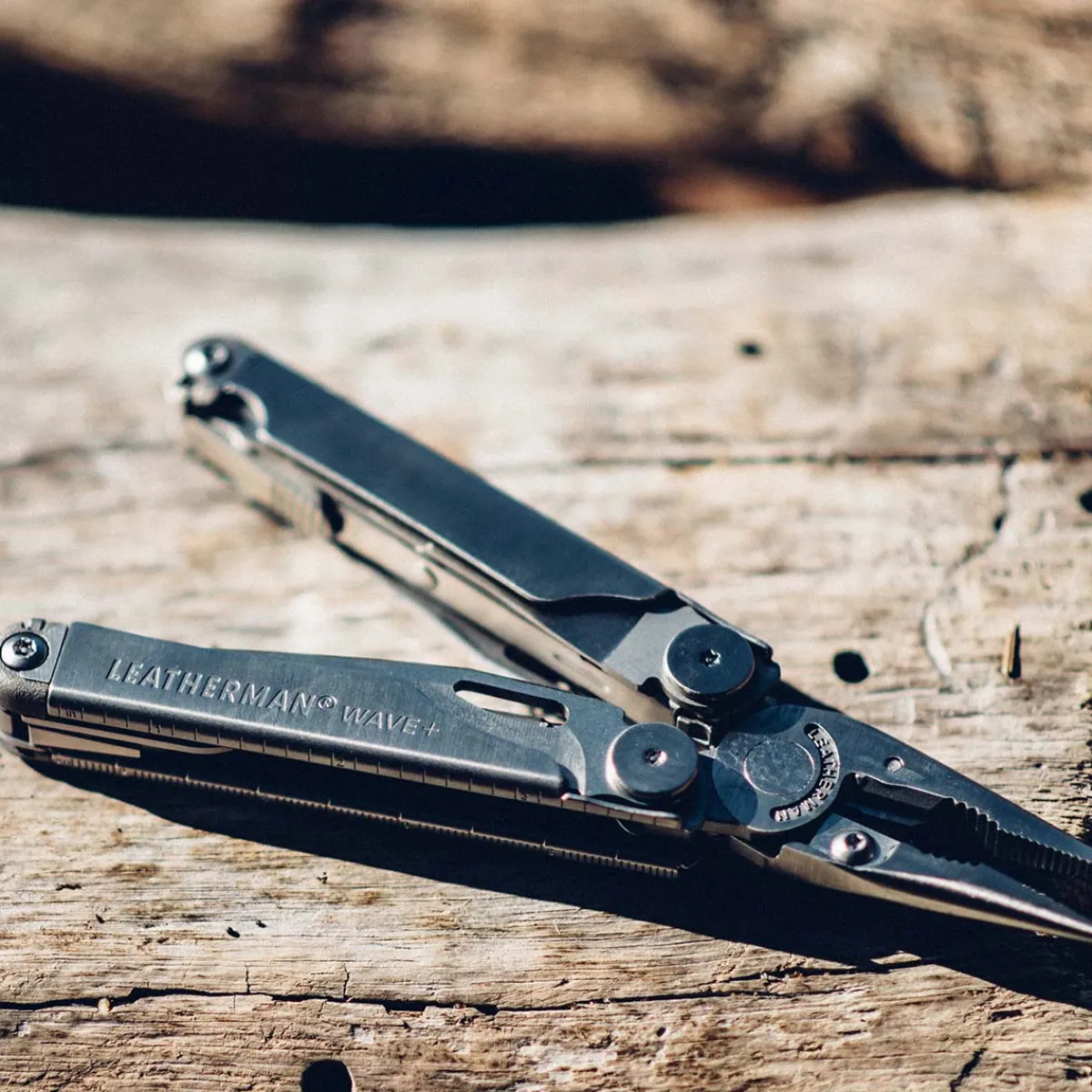 Wave + Multi-tool-LEATHERMAN Hot
