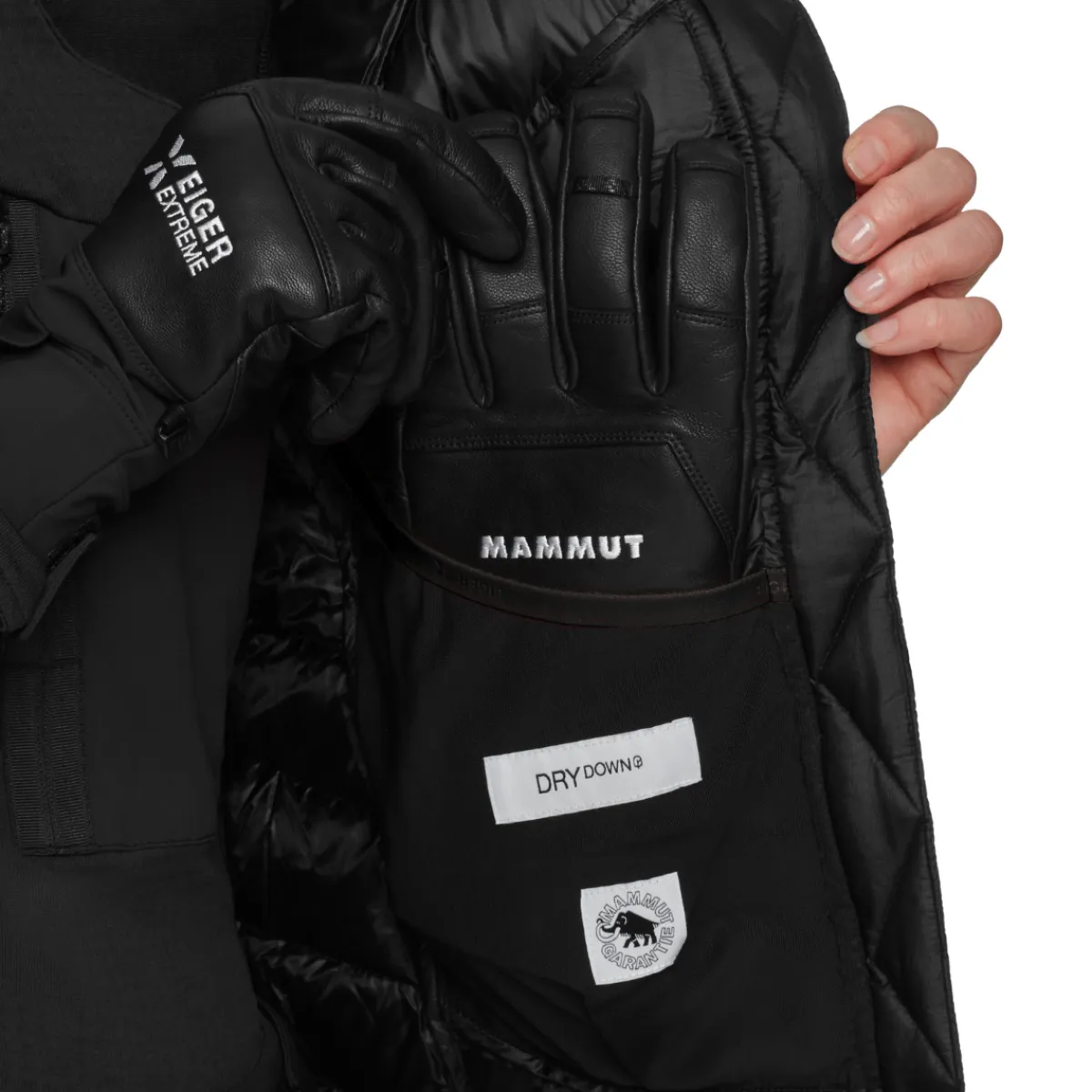 Eiger Nordwand Light Down IN Hooded Dunjakke, dame (Black)-MAMMUT Clearance