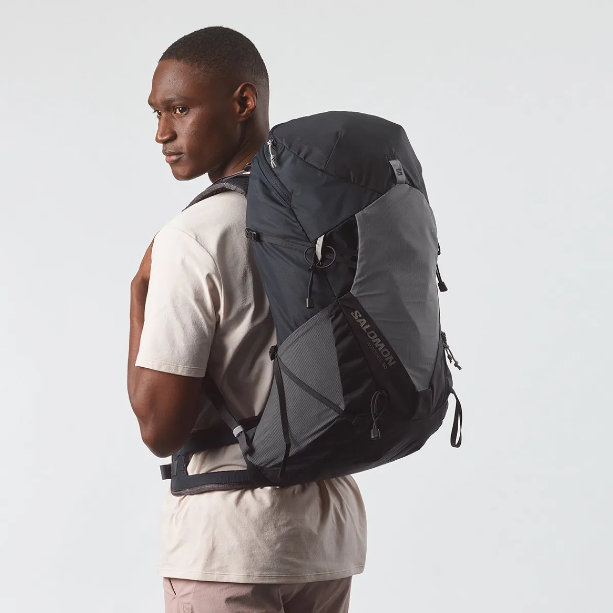 Aerotrek 30 L rygsæk (Anthracite)-SALOMON